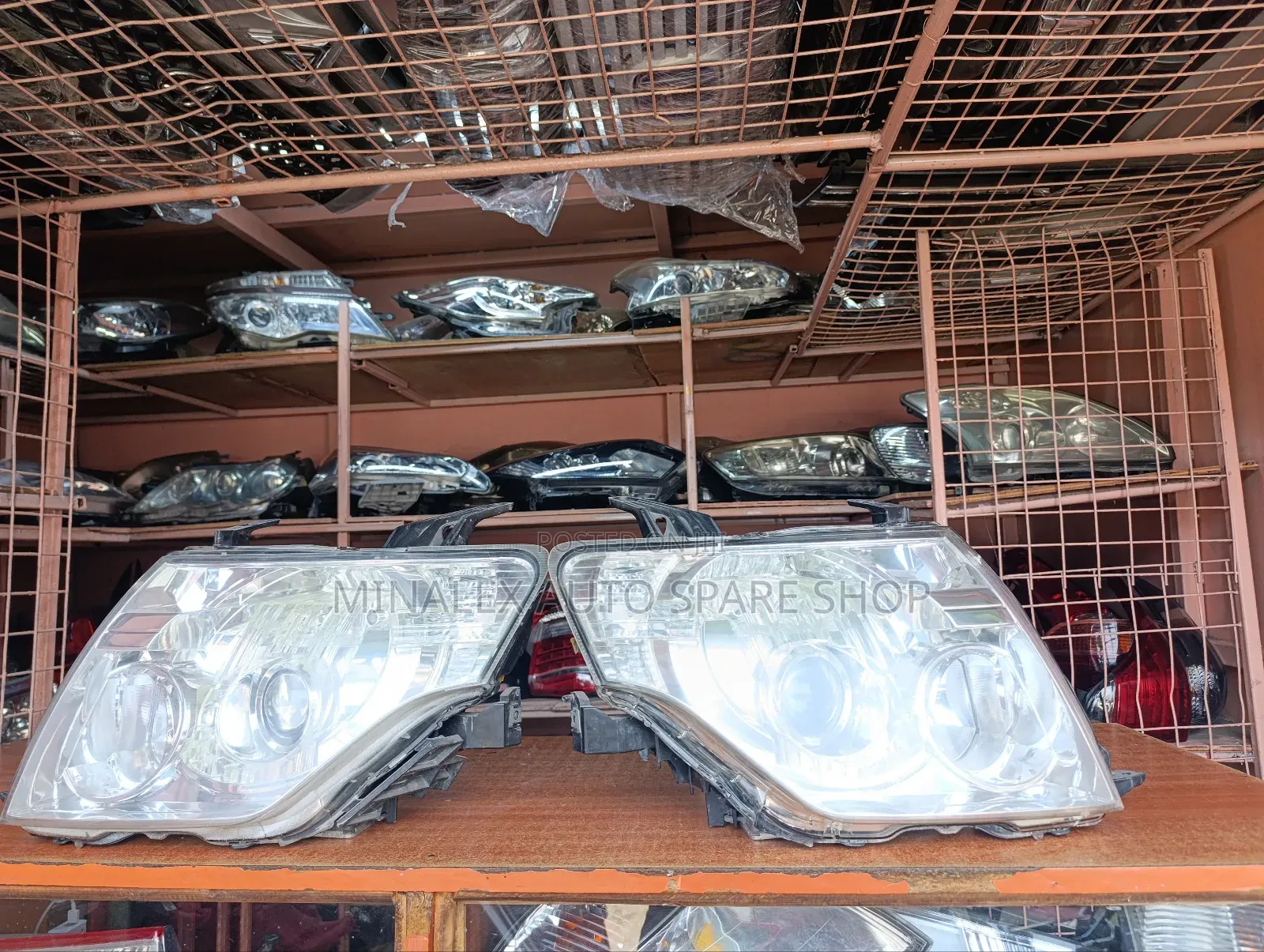 Pajero Sorgurn Headlight Zenon Type Complete With Bulb