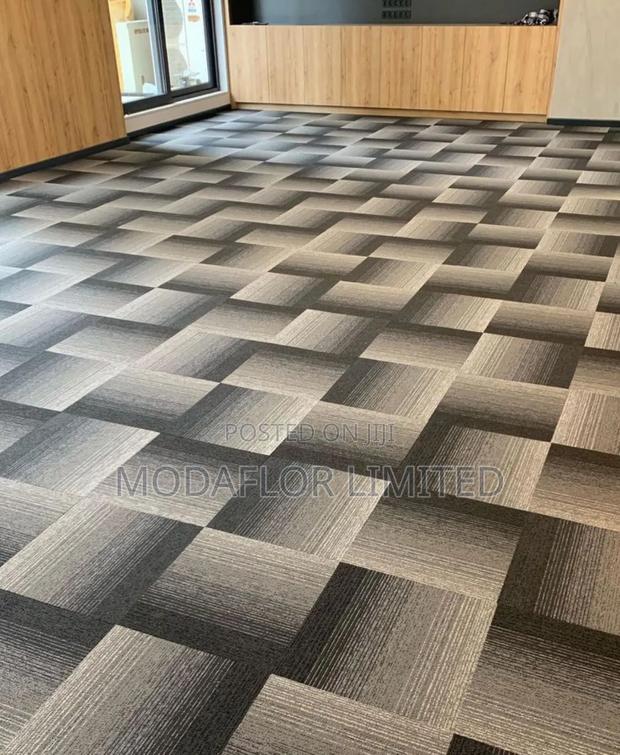 Easy-to-Replace Carpet Tiles – Long Lasting Flooring Solution - main view