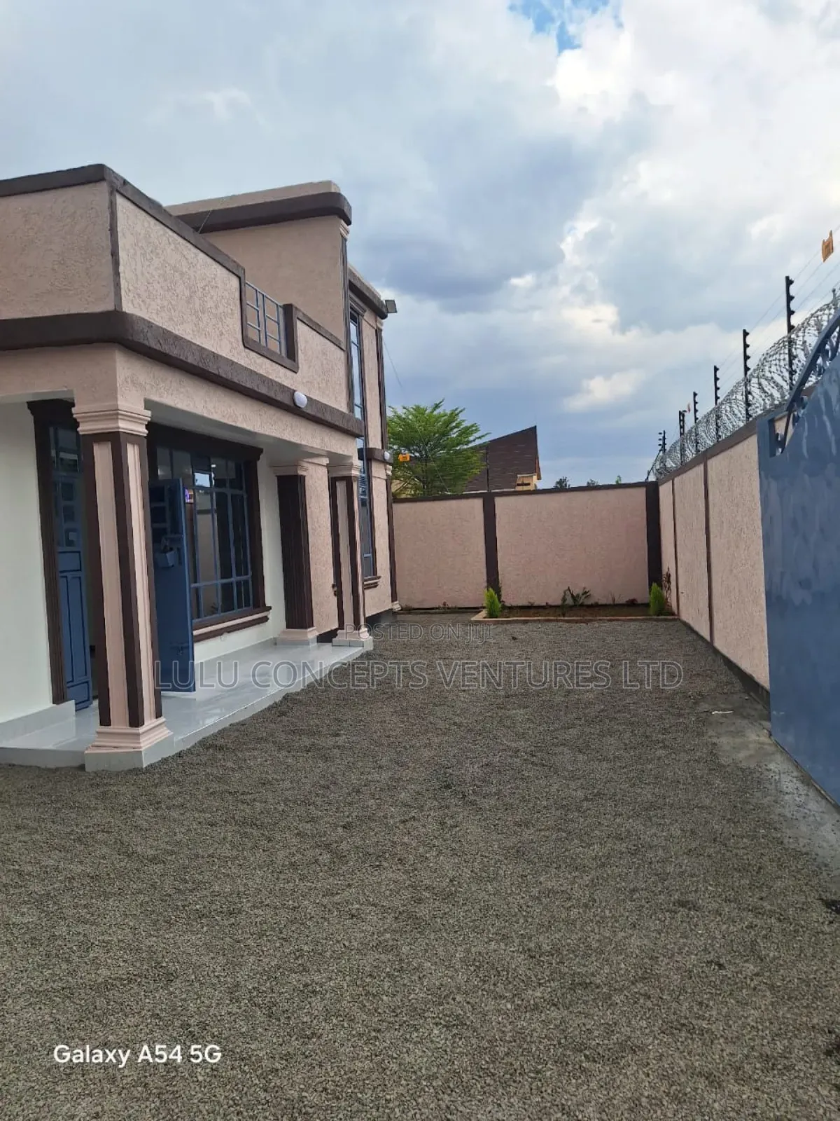 3bdrm Bungalow in Kimbo for sale