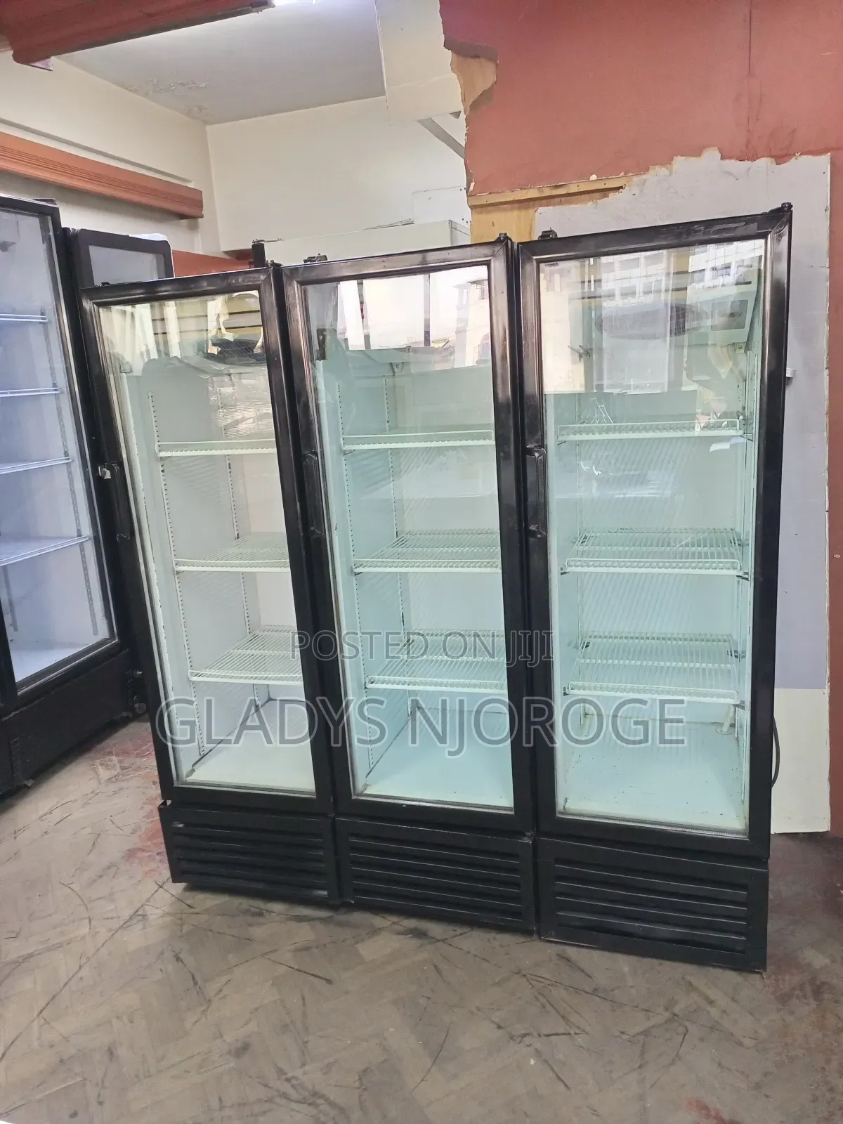 Well Maintained 300l Display Fridge
