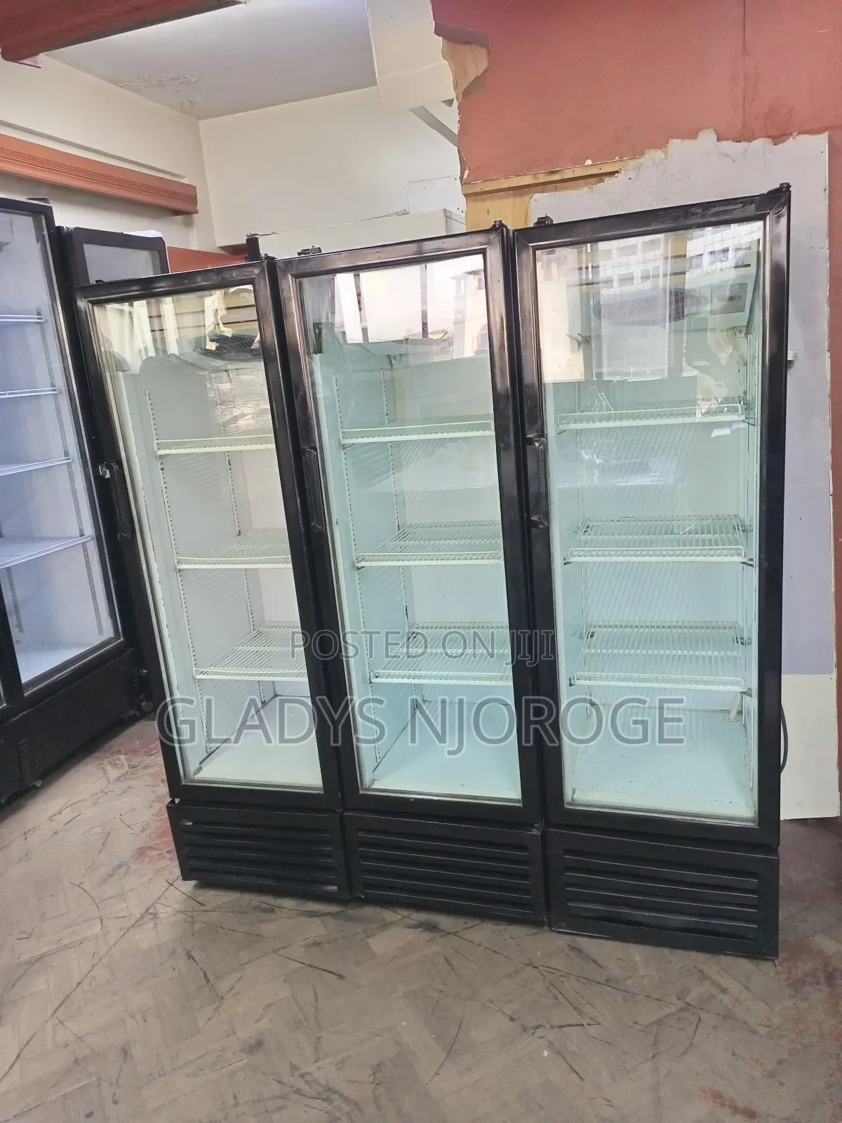 Well Maintained 300l Display Fridge