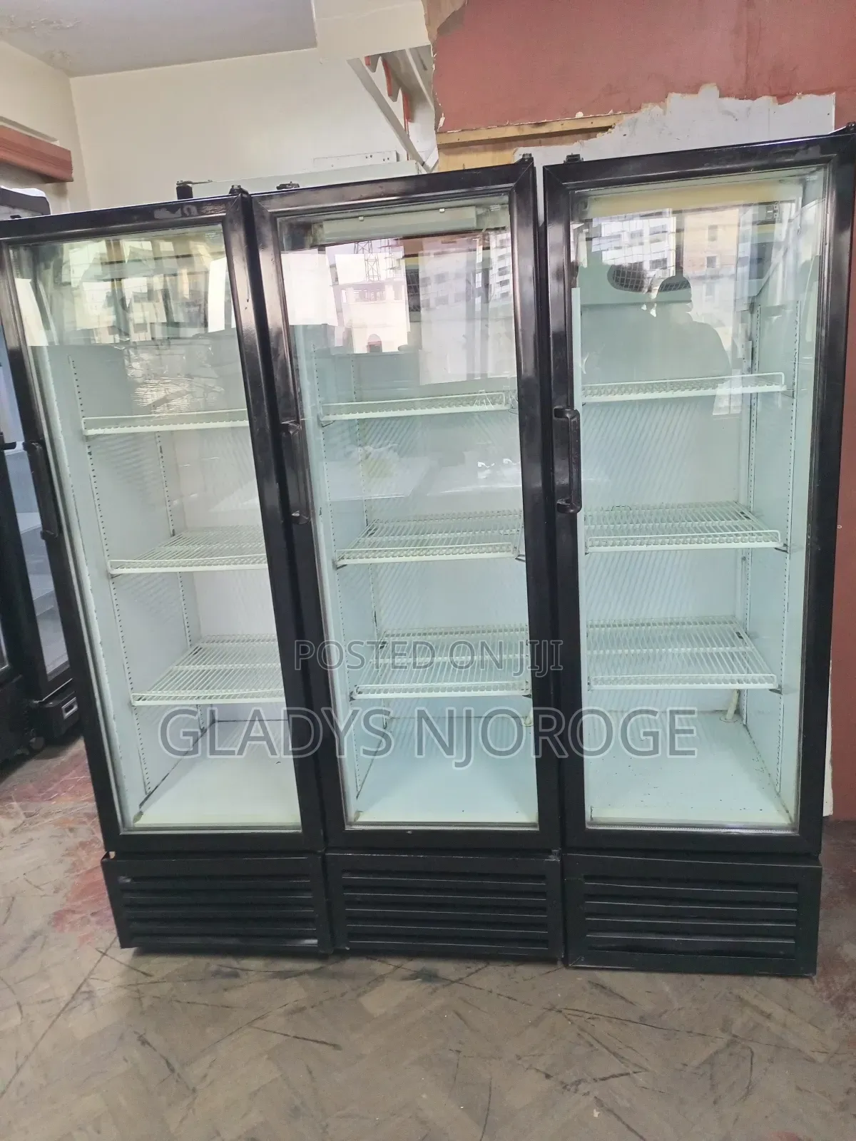 Well Maintained 300l Display Fridge