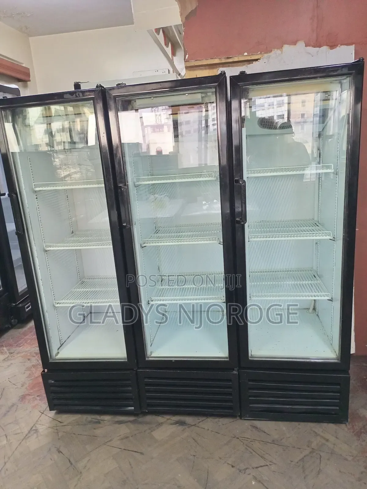 Well Maintained 300l Display Fridge