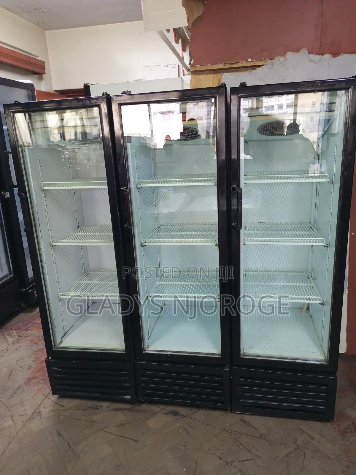 Well Maintained 300l Display Fridge