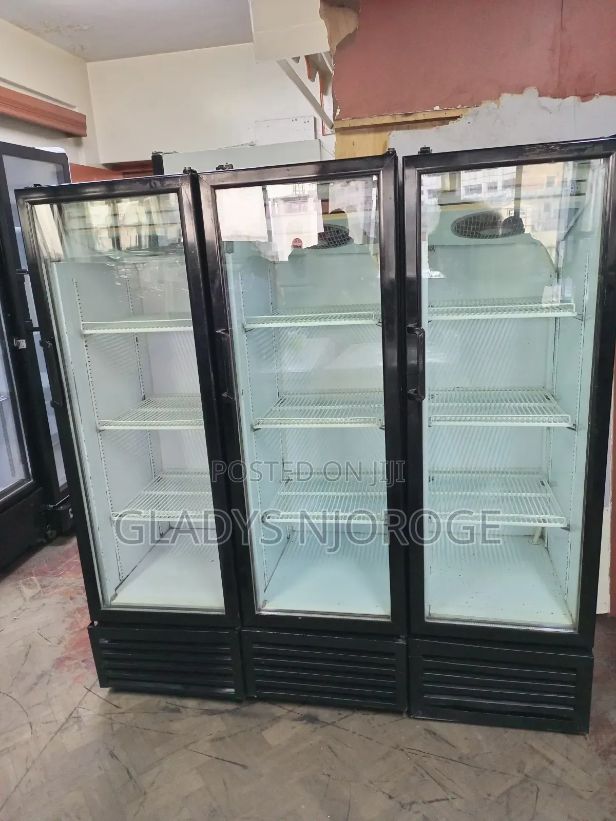 Well Maintained 300l Display Fridge