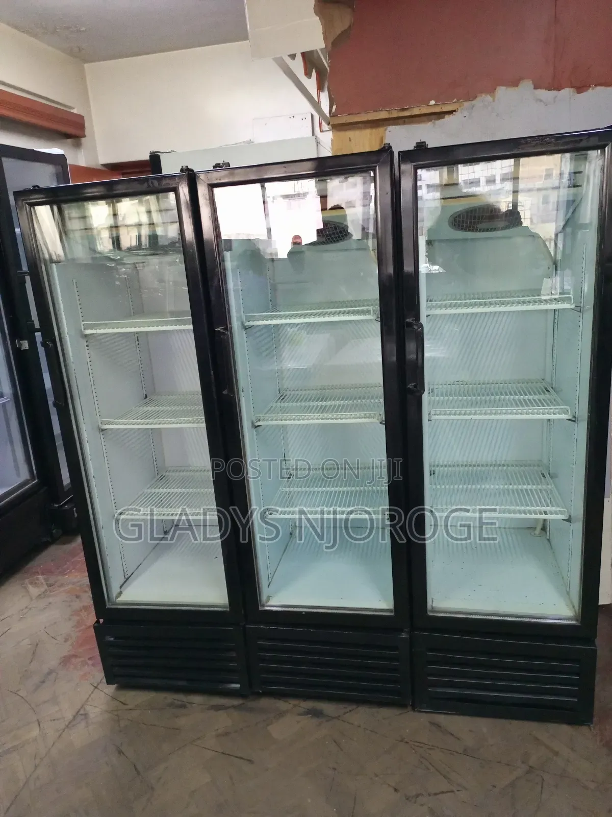 Well Maintained 300l Display Fridge