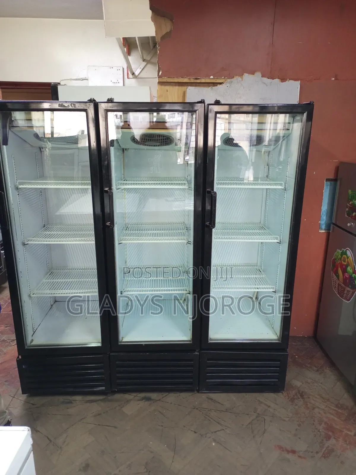Well Maintained 300l Display Fridge