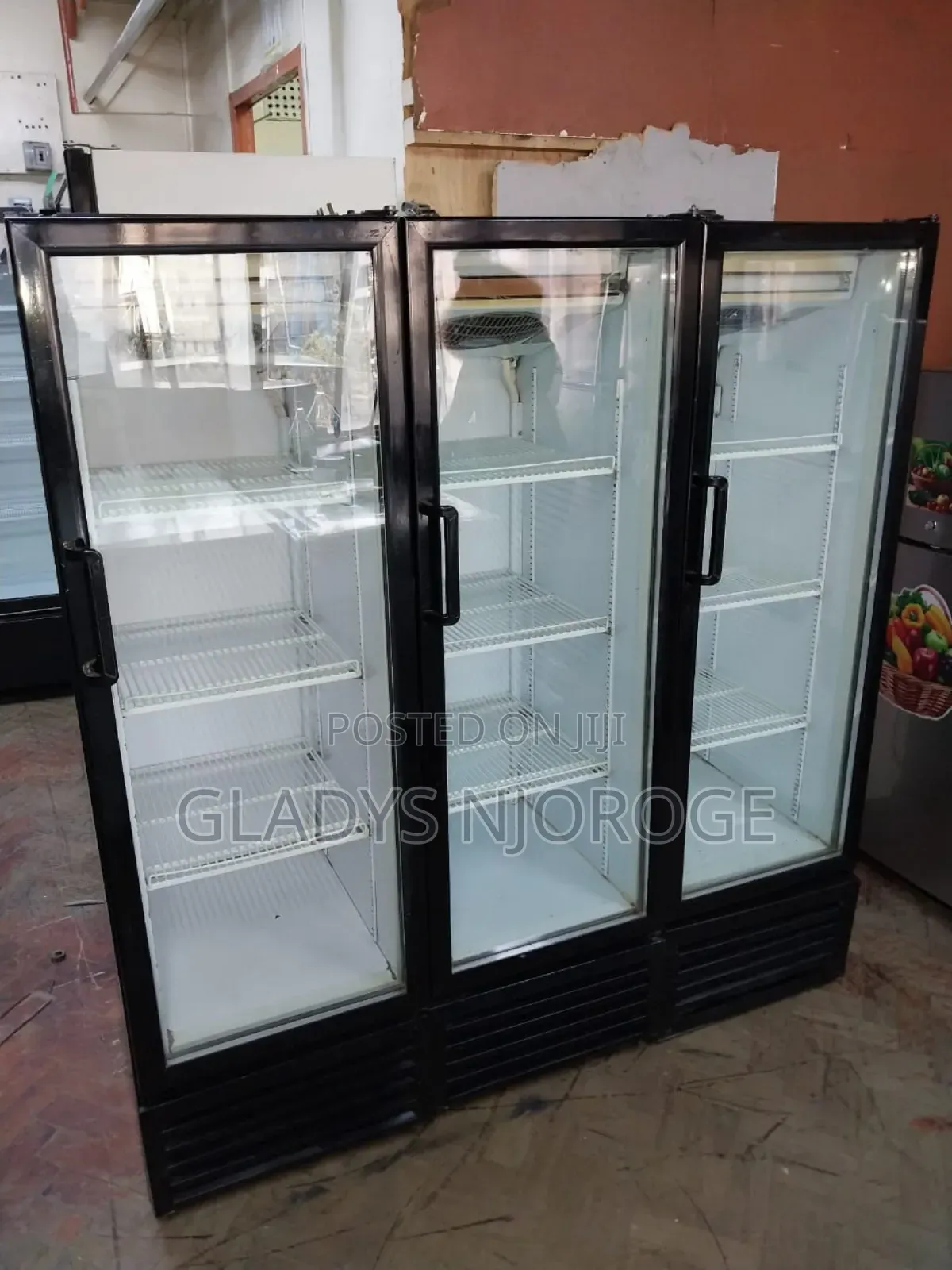 Well Maintained 300l Display Fridge