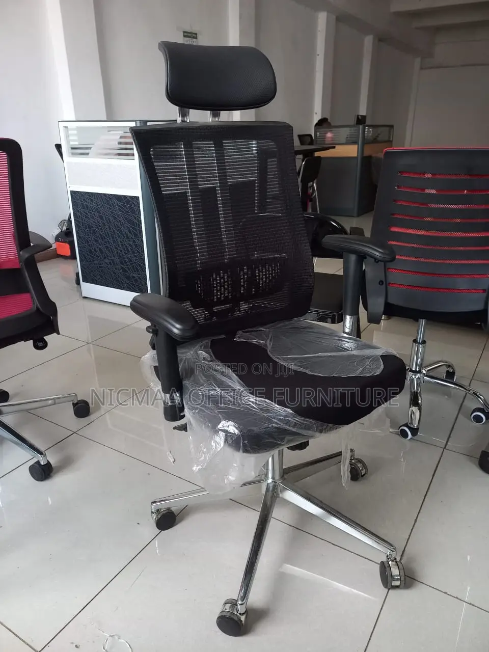 Adjustable Comfort Sleek Design Seat