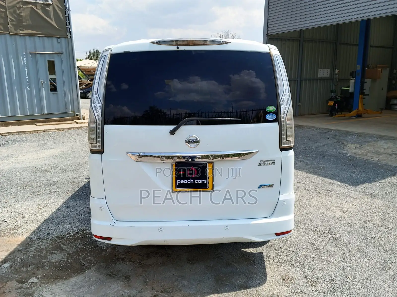 Nissan Serena 2014 White