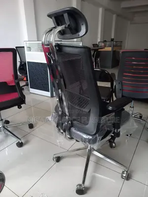 Adjustable Comfort Sleek Design Seat