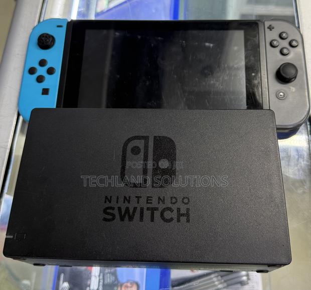 Preloved Nintendo Switch V2 - thumbnail 2