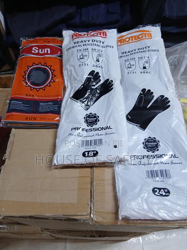 Durable And Comfortable Chemical Handling Gloves - main view