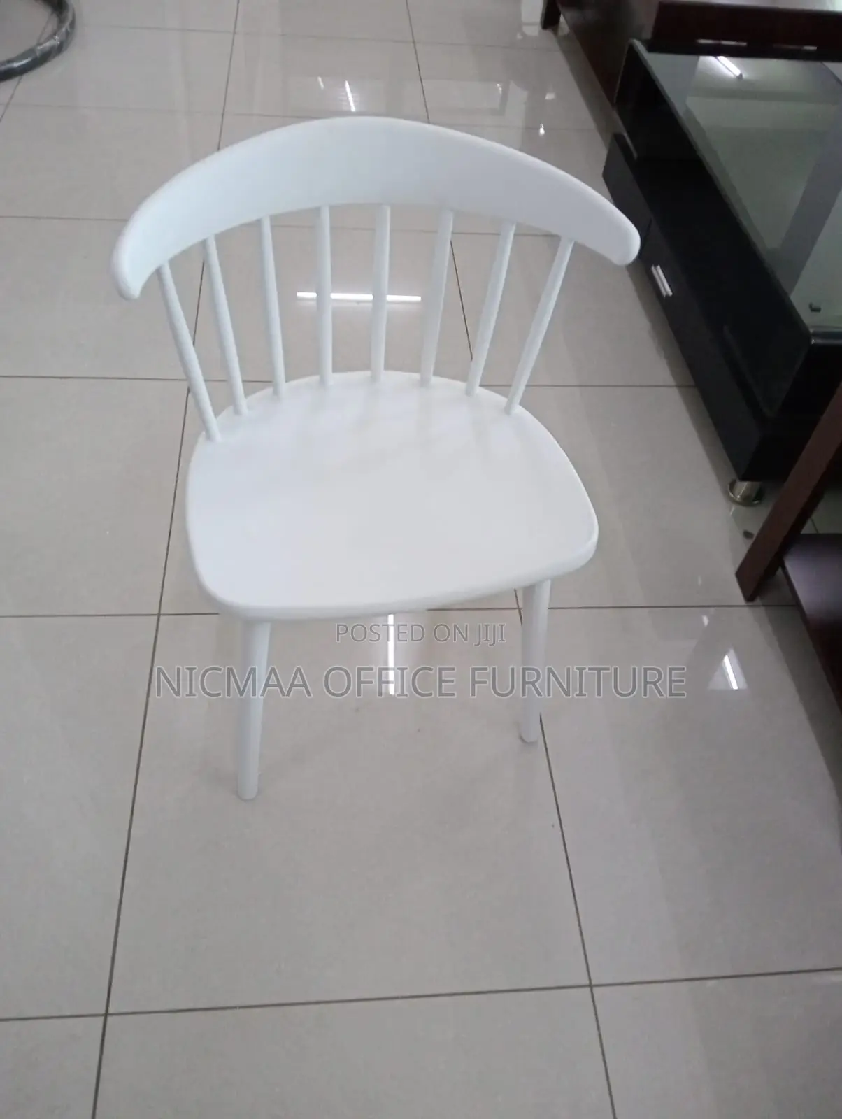 Minimalist Timeless Design Seat