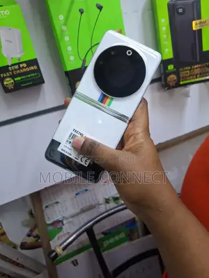 New Tecno Phantom V Flip 5G 256 GB White