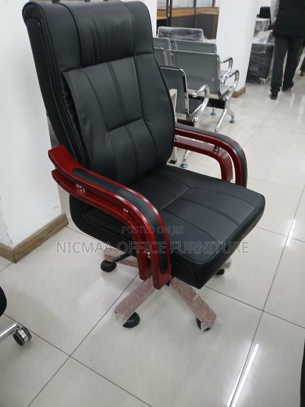 Prestige Meets Comfort Executive Seat
