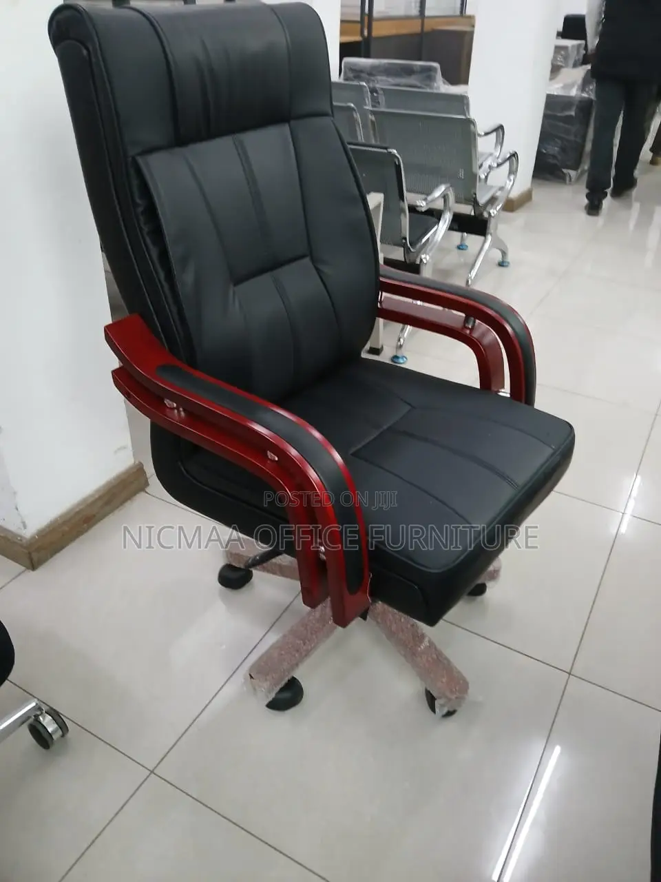 Prestige Meets Comfort Executive Seat