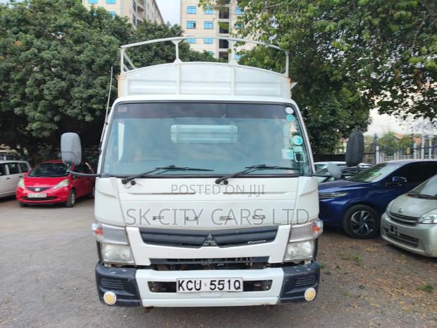 Mitsubishi Fuso Lorry - thumbnail 3