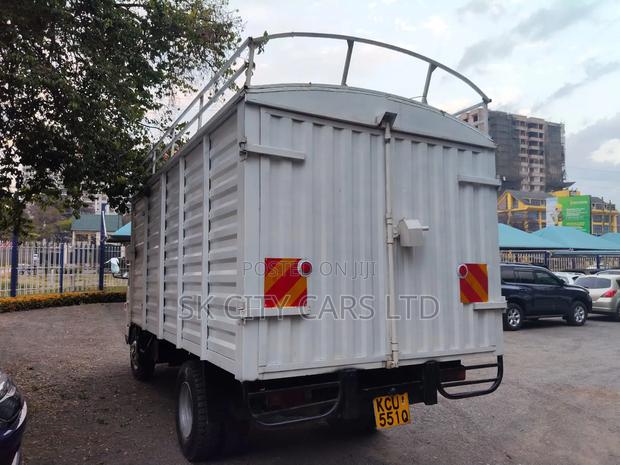 Mitsubishi Fuso Lorry - thumbnail 8