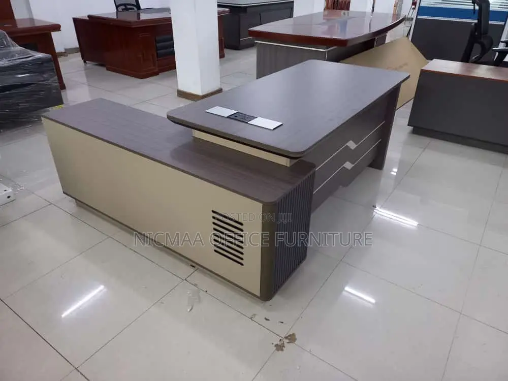 Sleek, Functional Professional Advanced Desk