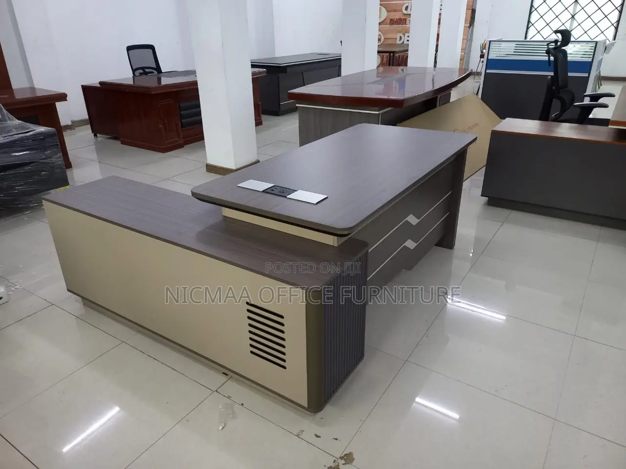 Sleek, Functional Professional Advanced Desk