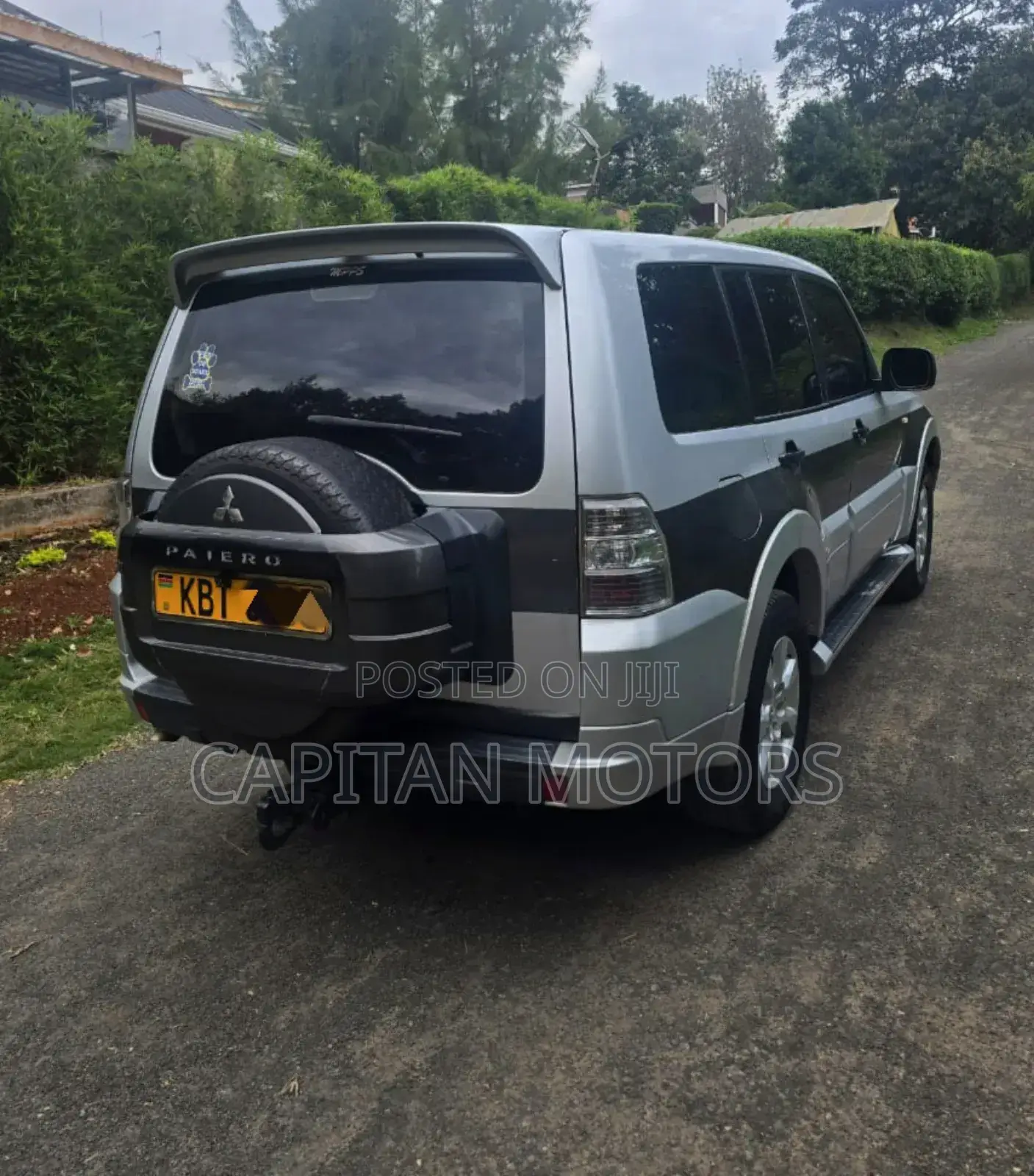 Mitsubishi Pajero 2012 Silver