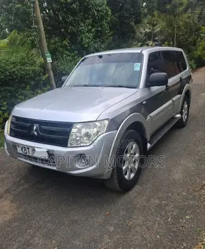 Mitsubishi Pajero 2012 Silver