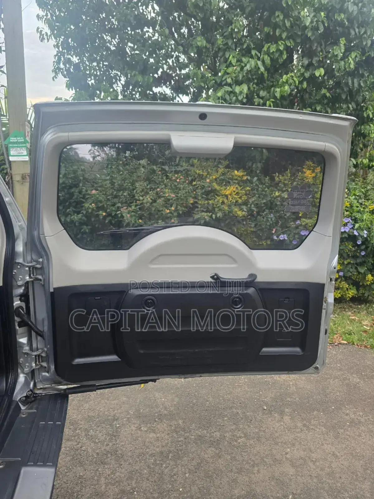 Mitsubishi Pajero 2012 Silver