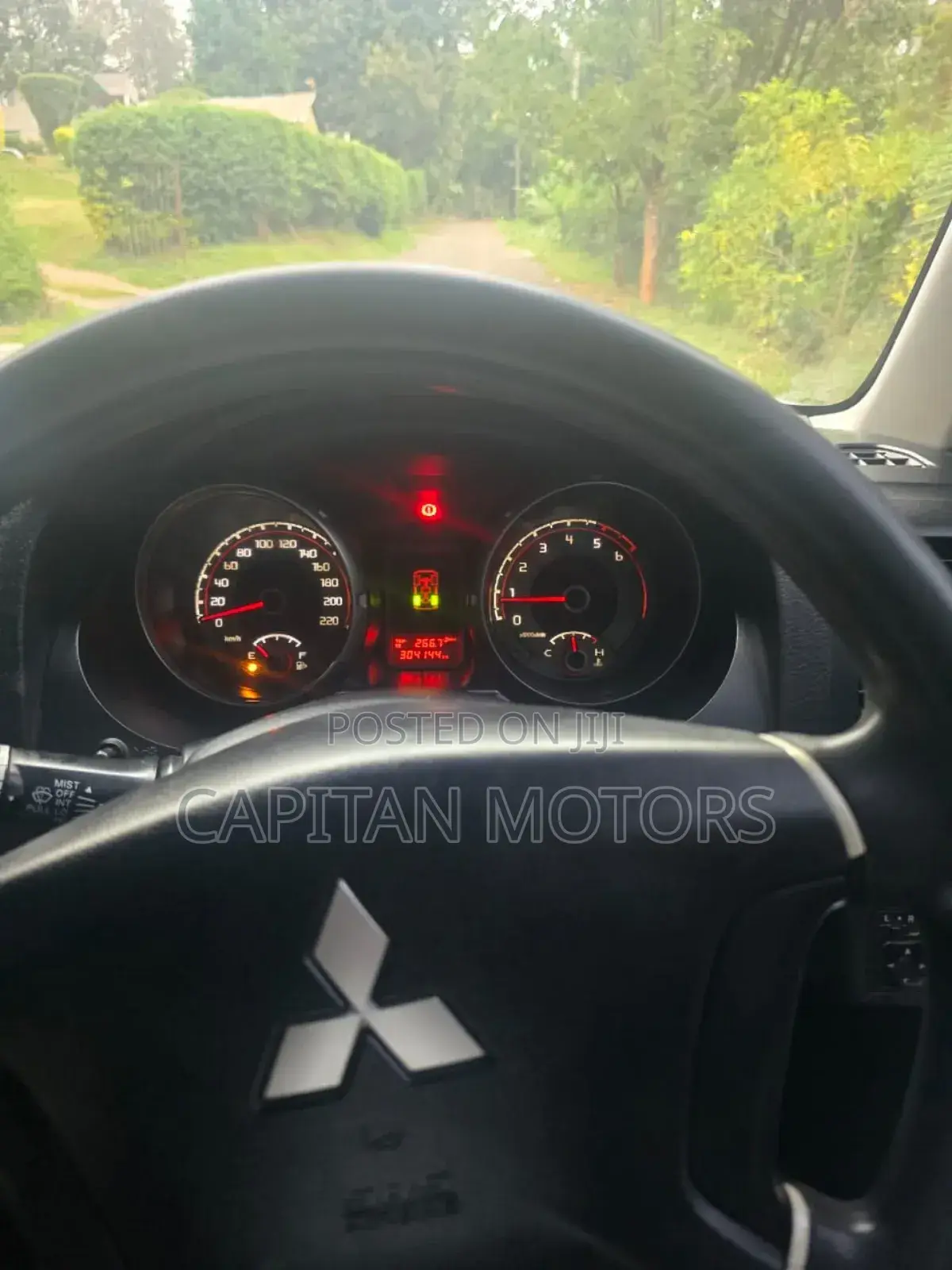 Mitsubishi Pajero 2012 Silver