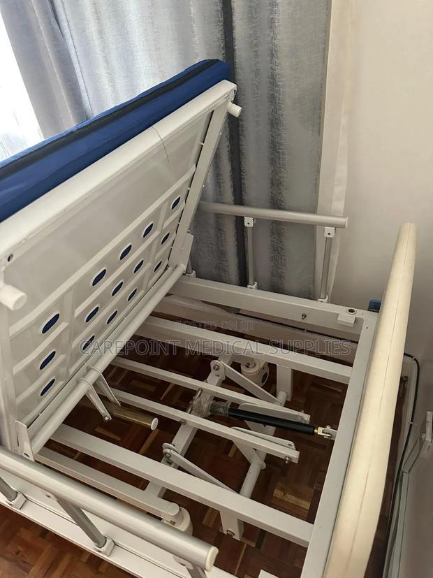 Used 3 Function Manual Hospital Bed - thumbnail 3