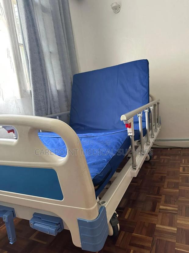 Used 3 Function Manual Hospital Bed - thumbnail 4