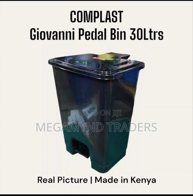 30 LTR Complast Giovanni Pedal Bin/Foot Dust Bin - thumbnail 5