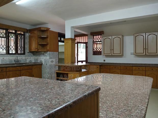 5bdrm House in Runda for rent - thumbnail 7