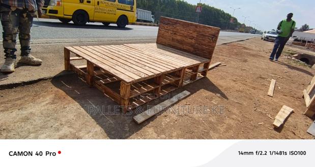 Strong-hold Pallet Bed
🛏🛏 - main view