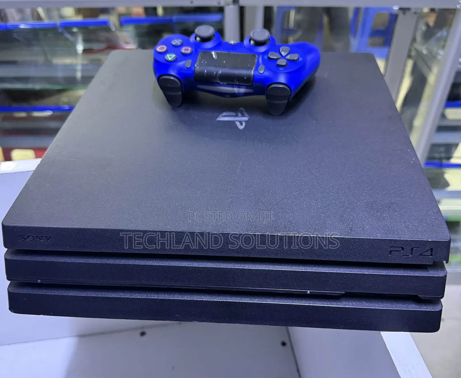 Previously Used Chipped Ps 4 Pro (19 Games)