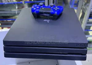 Previously Used Chipped Ps 4 Pro (19 Games)