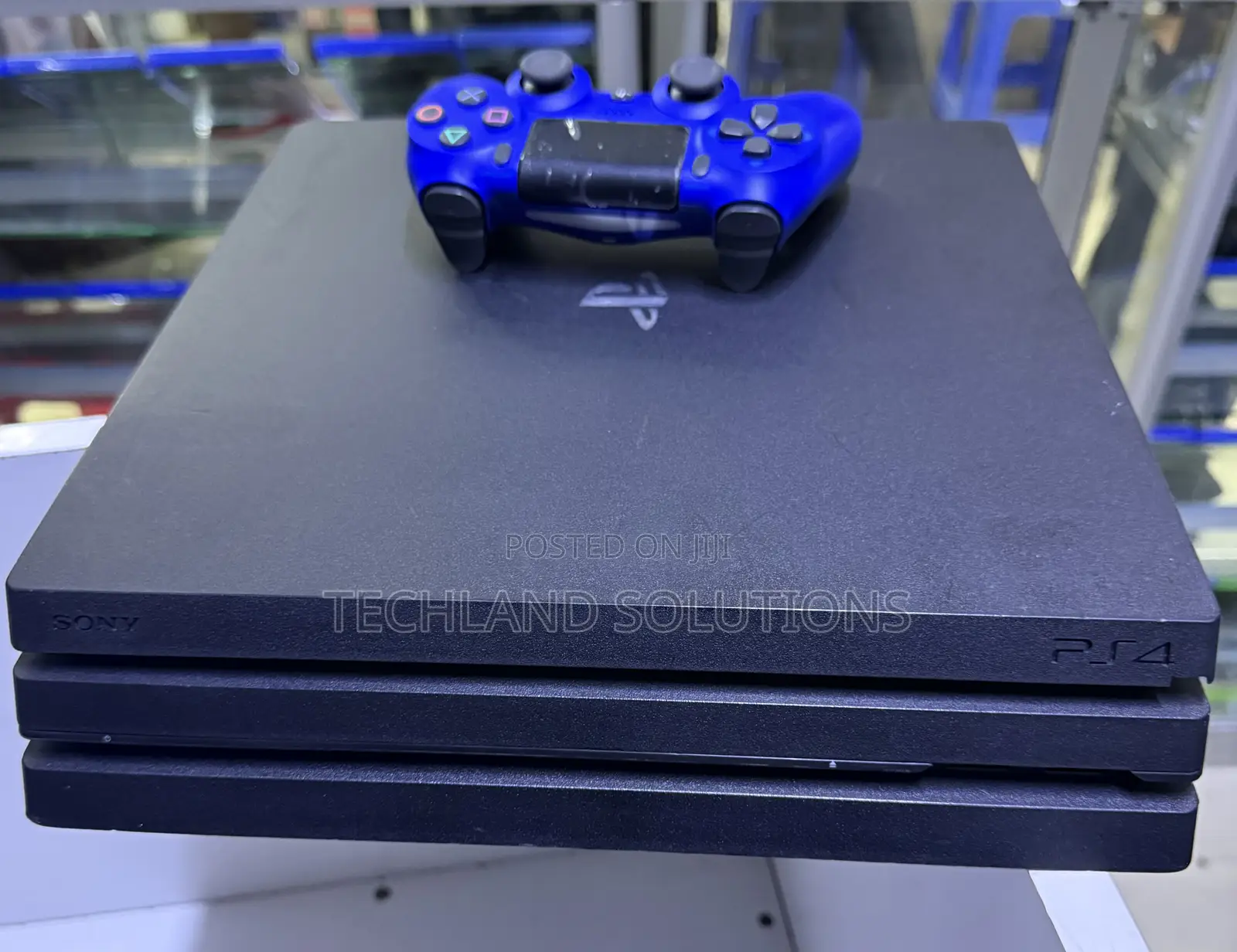 Previously Used Chipped Ps 4 Pro (19 Games)