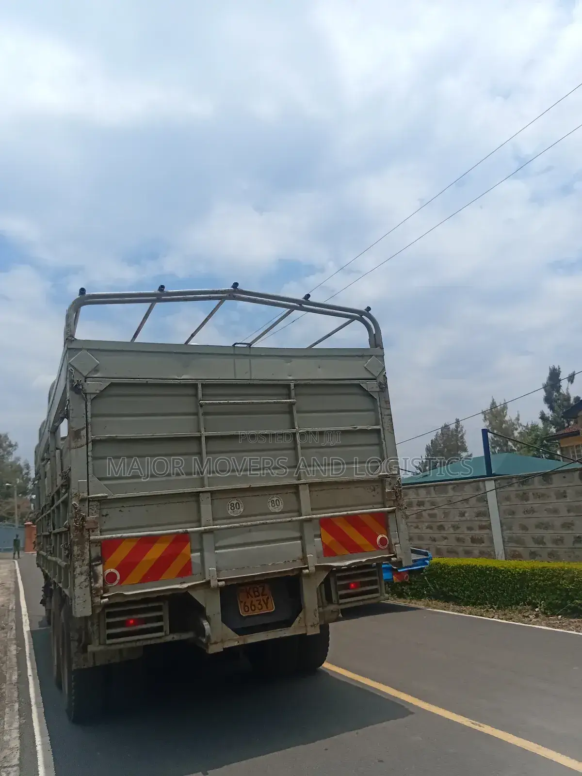 Open Body Mguu Kumi Truck Accessible for Transportation