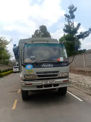 Open Body Mguu Kumi Truck Accessible for Transportation