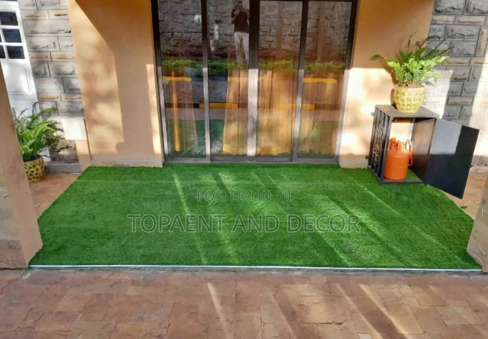Elegant Artificial Green Grass Carpet for Outdoor Decoration