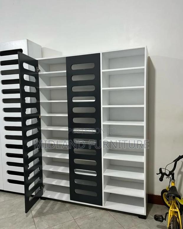 Wooden50 Pair Shoe Rack With Doors