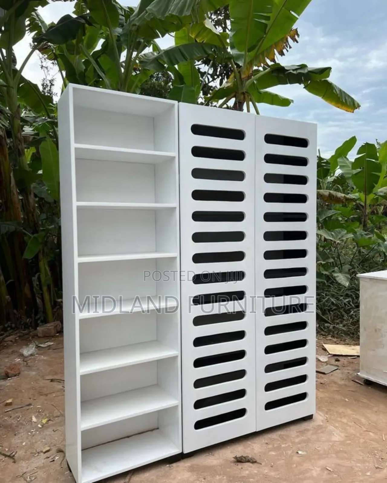 Wooden50 Pair Shoe Rack With Doors