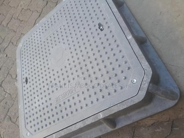 Reinforced 600mm by 600mm Manhole Covers - thumbnail 2