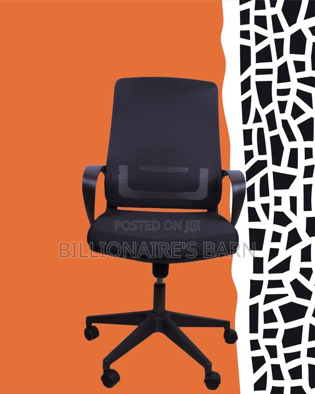 Modern Black Ergonomic Mesh Office Chair — Easy to Clean - thumbnail 2