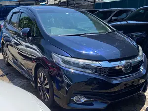 Honda Fit Shuttle 2018 Blue