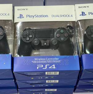 Ps4 Dual Shock 4 Controller - main view