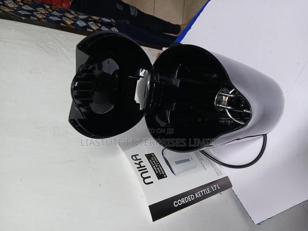 Mika Mkt1006b: 1.7l Capacity, Water Level Indicator, and on/Off Switch