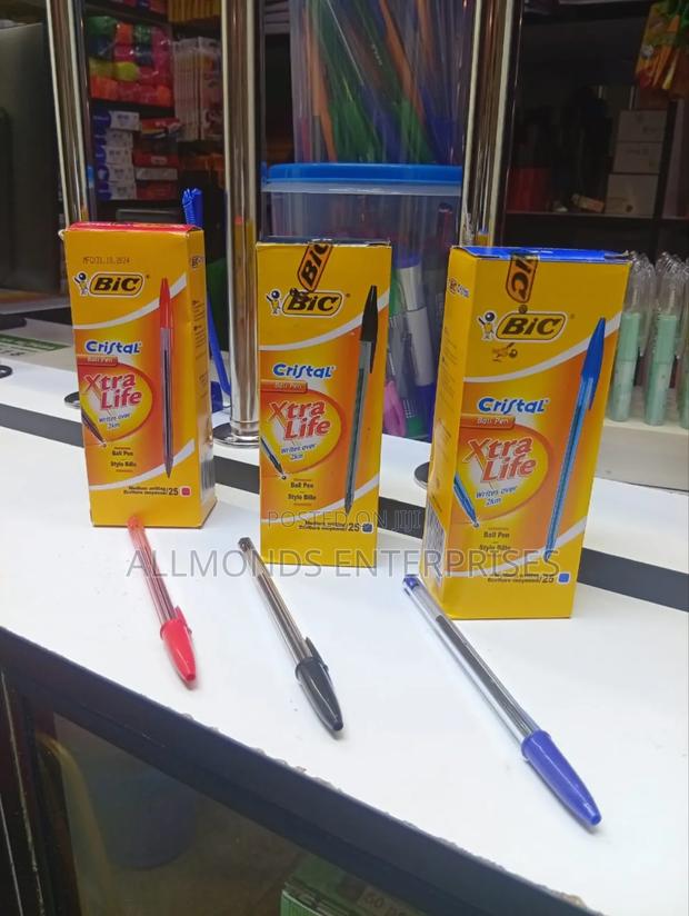 A Packet of 25 Pieces Bic Crystal (Blue, Red, Black) - thumbnail 3