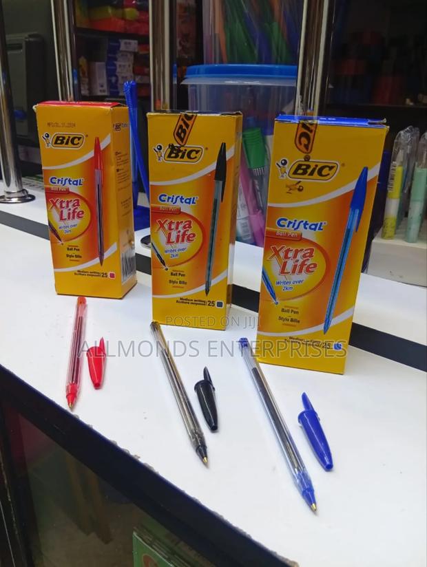 A Packet of 25 Pieces Bic Crystal (Blue, Red, Black) - thumbnail 6