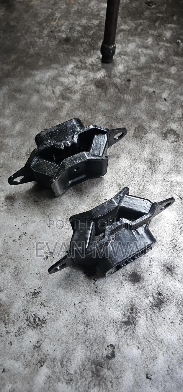 Old March and Note Gearbox Mounts (Nissan) - thumbnail 2